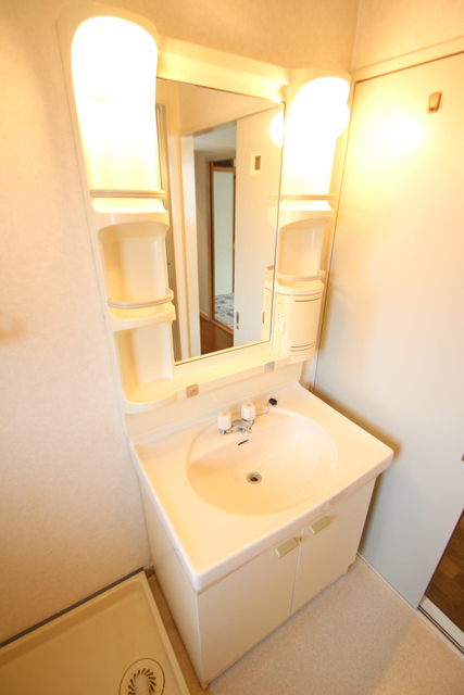 洗面設備　顔を洗って本日も一日がんばってください