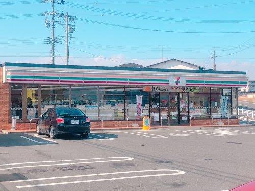 コンビニ　セブンイレブン 津市一身田中野店（コンビニ）まで1396m