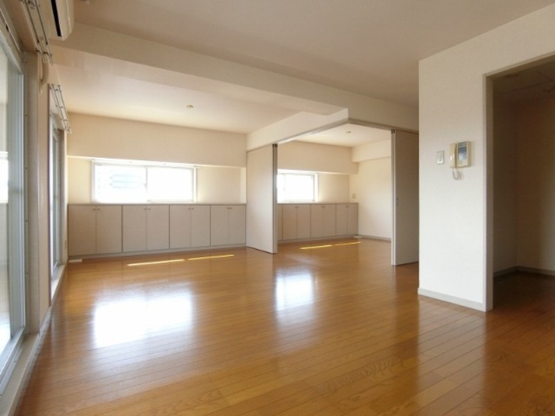 居室・リビング　図面と現状に相違がある場合には現状を優先