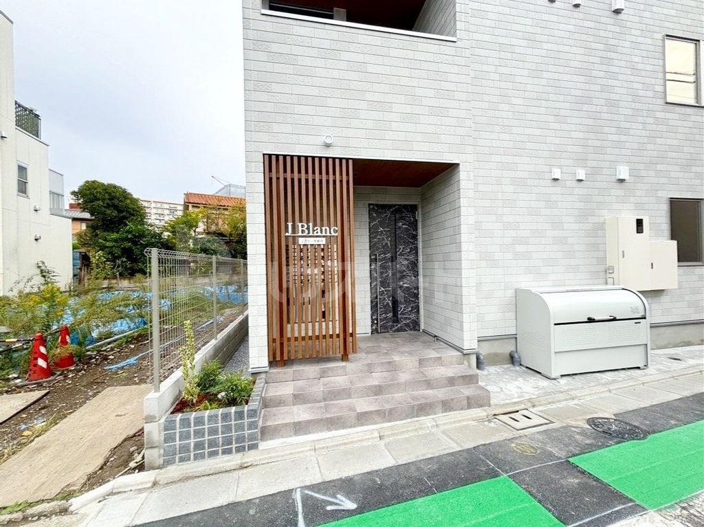 エントランス　庭