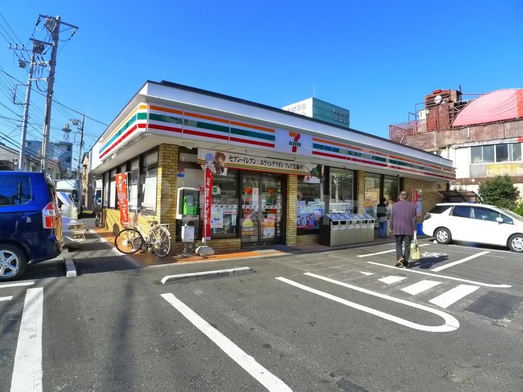 コンビニ　セブンイレブン足立西新井本町店（コンビニ）まで90m