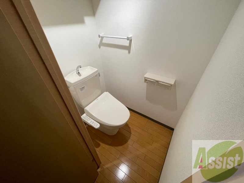 トイレ　トイレです。ウォシュレット付を探している方、おすすめです。