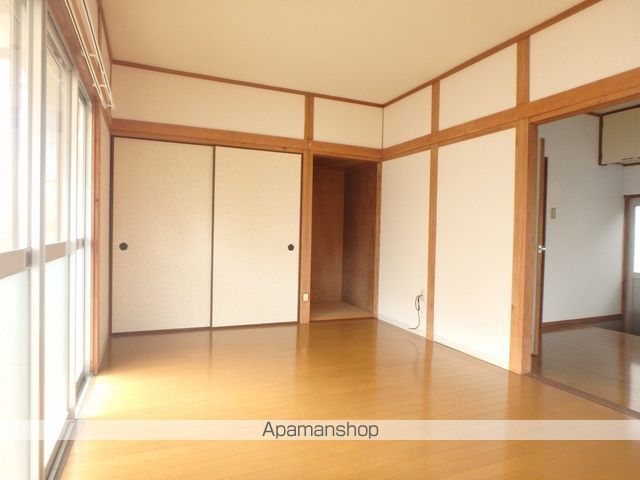 桑畑貸家の居間写真