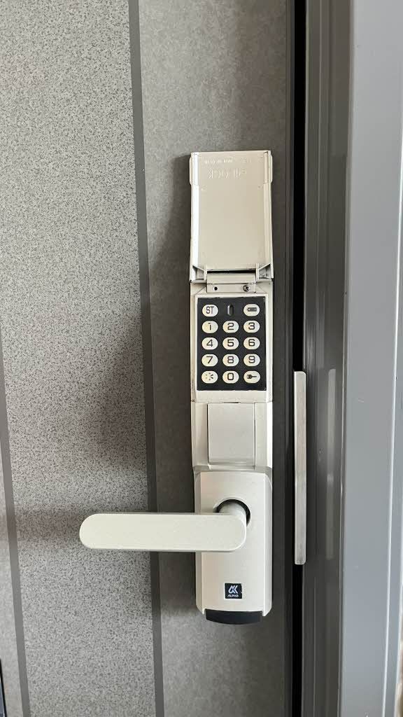 セキュリティ　玄関鍵