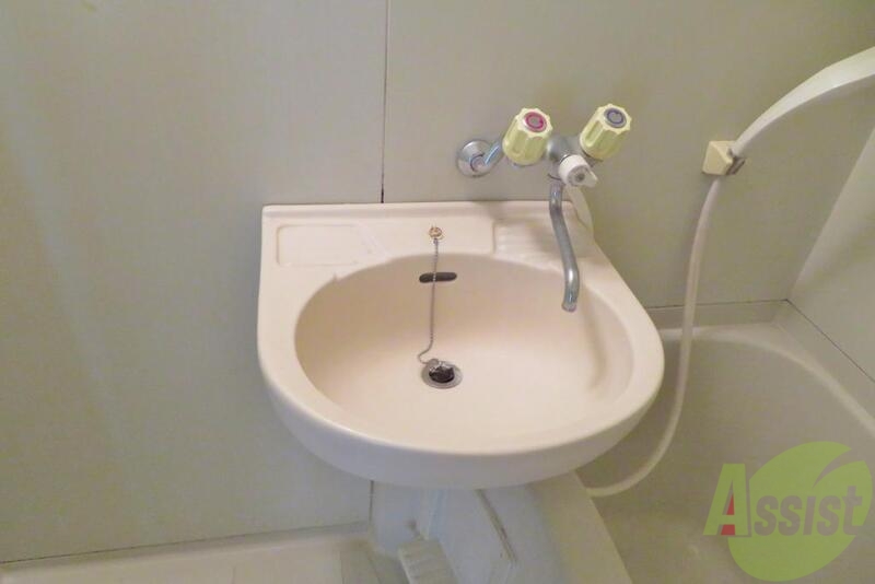 洗面設備　独立洗面台でないのですが、洗面台がついて便利ですね。