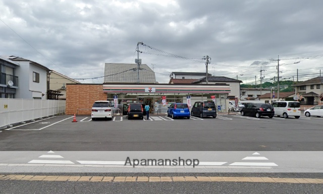 コンビニ　セブンイレブン門田屋敷4丁目店（コンビニ）まで588m