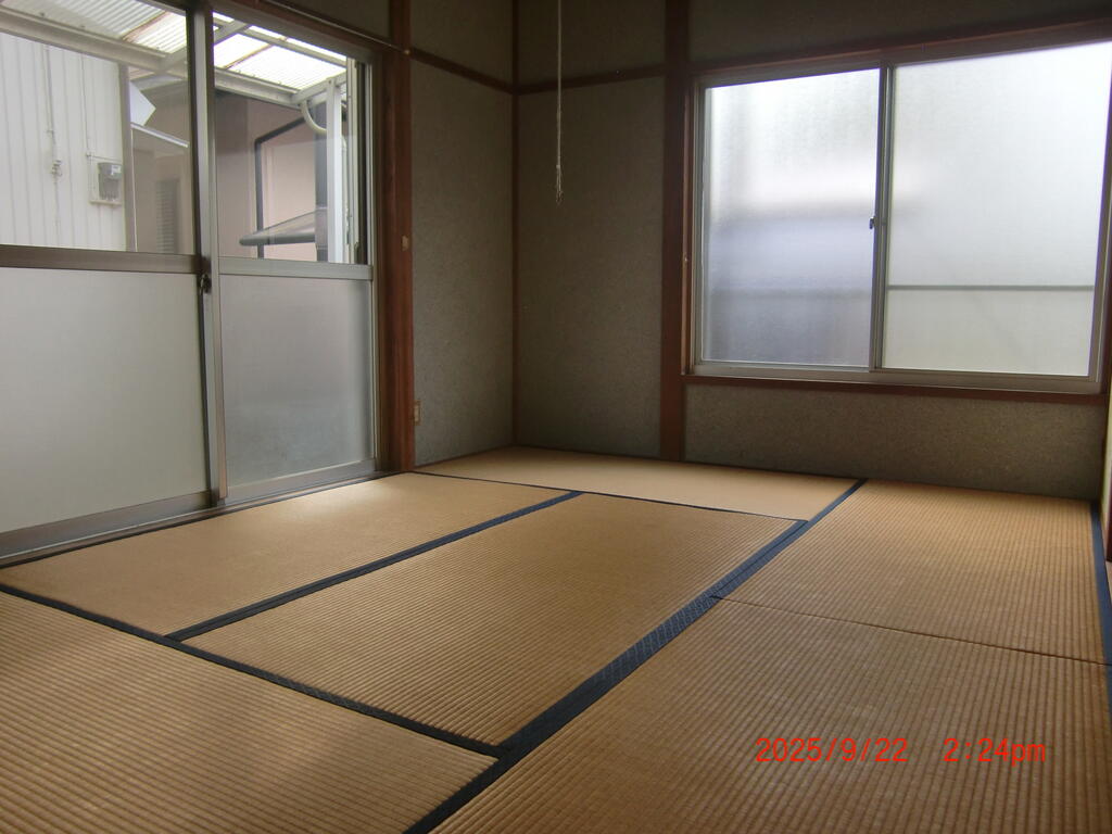 阿幸地町上原借家の居間写真