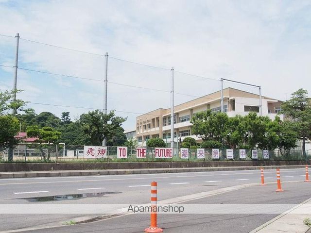 中学校　潮来市立潮来第二中学校（中学校）まで346m