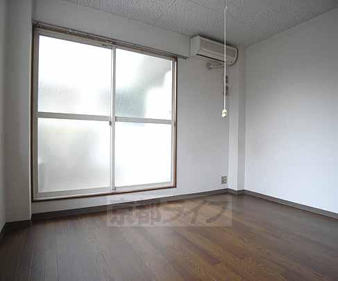 居室・リビング　使い易い形してます。