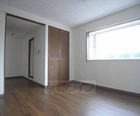 居室・リビング　収納扉のデザイン良し