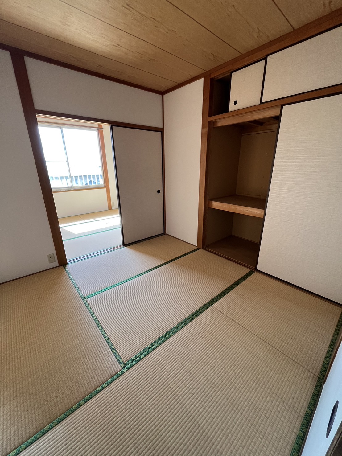 その他部屋・スペース　キッチン横には和室２部屋あります！