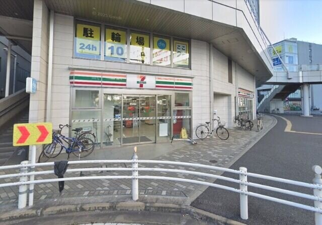 コンビニ　セブンイレブン千葉駅西口店（コンビニ）まで117m