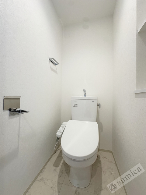 トイレ　温水洗浄暖房便座