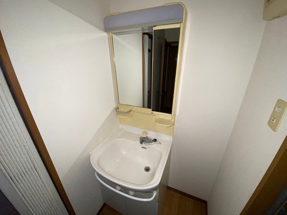洗面設備　※別部屋の写真です