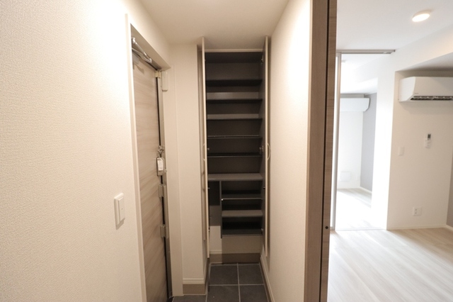 玄関　玄関収納