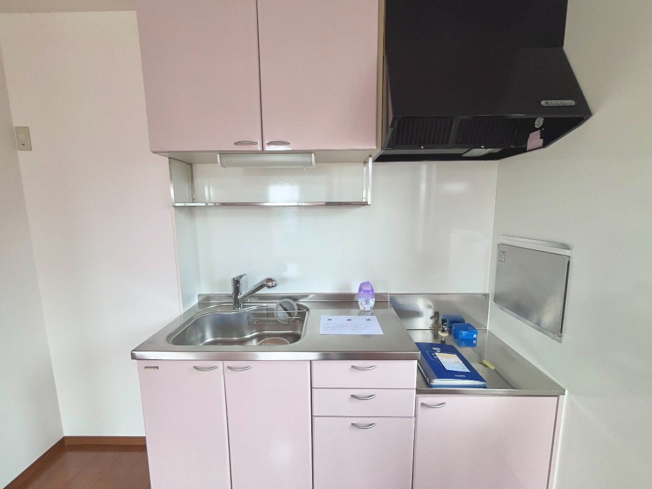 キッチン　キッチン部分・お手入れしやすいキッチンです♪　同棟参考写真