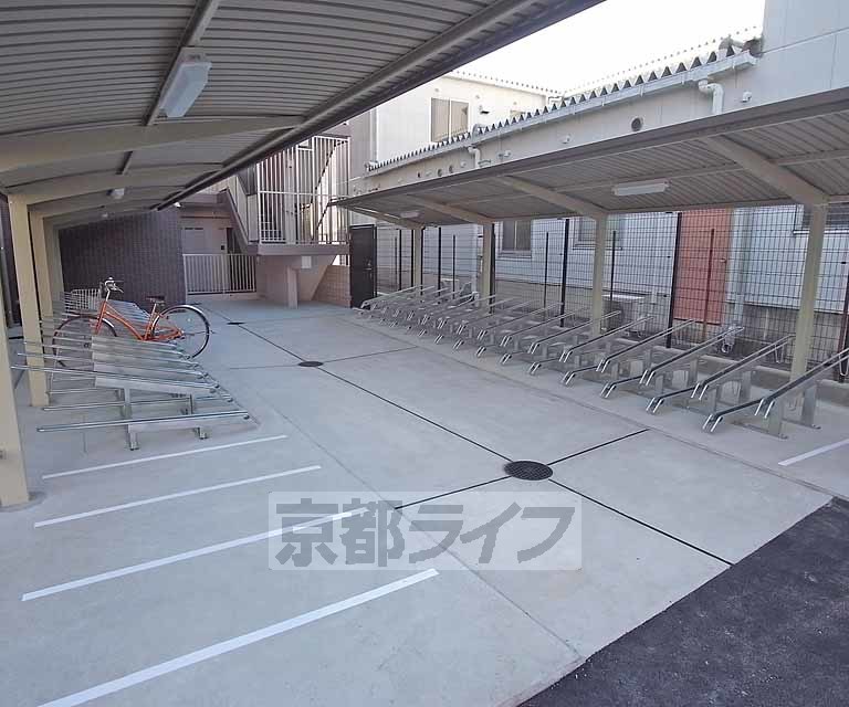その他共有部分　屋根付き駐輪場です。