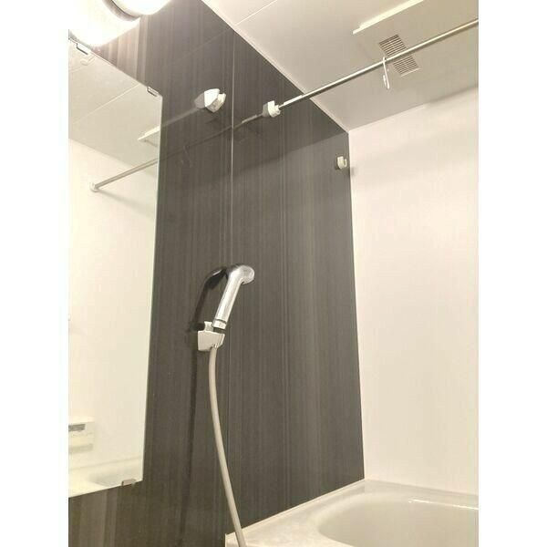 バス・シャワールーム　写真と現況が異なる場合は現況を優先いたします。