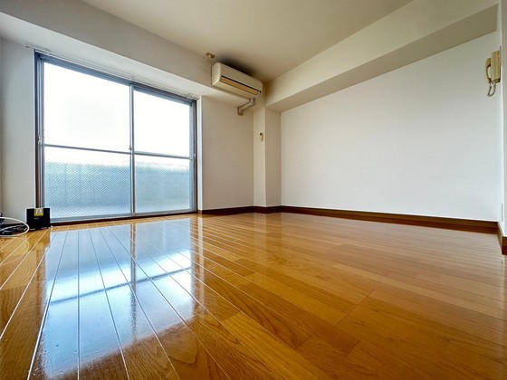 居室・リビング　※別部屋の写真です