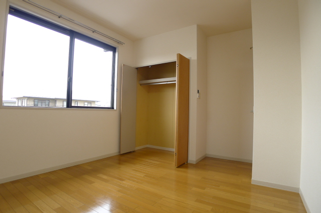 その他部屋・スペース　■6.5洋室■パイプハンガー付きのクローゼット付き