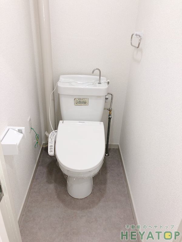 トイレ　温水洗浄便座（同仕様写真）