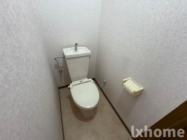 トイレ　落ち着いたトイレです