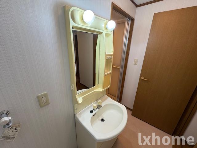 洗面設備　脱衣スペースもあります