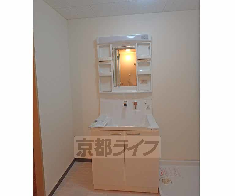 洗面設備　独立洗面台です。