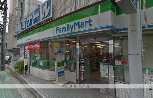 コンビニ　ファミリーマート（コンビニ）まで594m