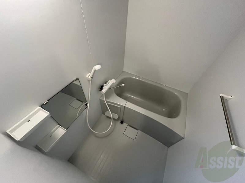 バス・シャワールーム　お風呂になります。一日の疲れを癒してくださいね。