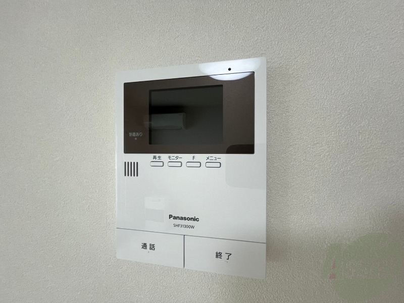 セキュリティ　ＴＶモニター付インターホンです。来客者の顔が見えるので安心！