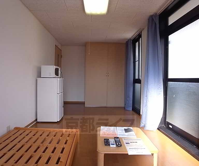 居室・リビング　２面窓のある洋室８．５帖です。