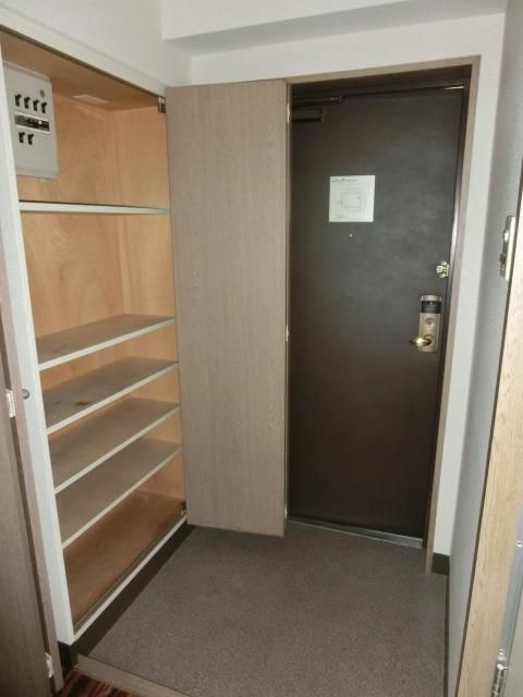 玄関　シューズボックス付き