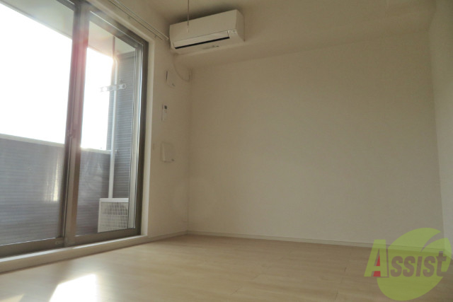 居室・リビング　リビングは一人暮らしに人気の１Ｋです。陽当り良好です。