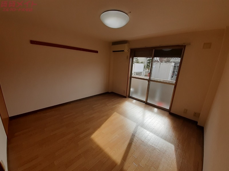 居室・リビング　同型別部屋写真