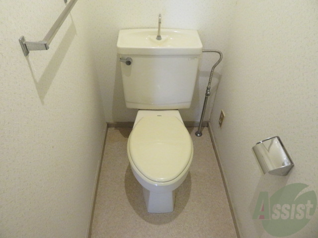 トイレ　こちらはトイレです。清潔感があり、安心して使用できます。