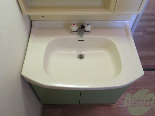 洗面設備　洗面台は独立していて使いやすそうですね。