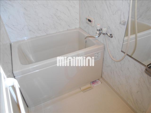 バス・シャワールーム　バス・トイレ別で使いやすいですよ