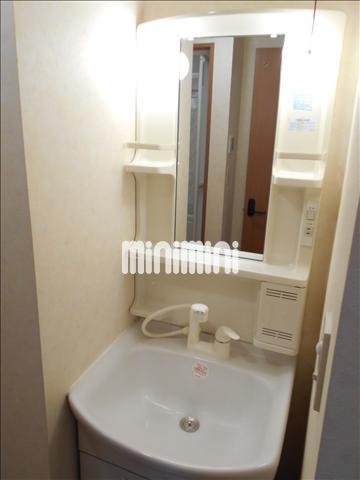 洗面設備　大きな洗面で使いやすいです