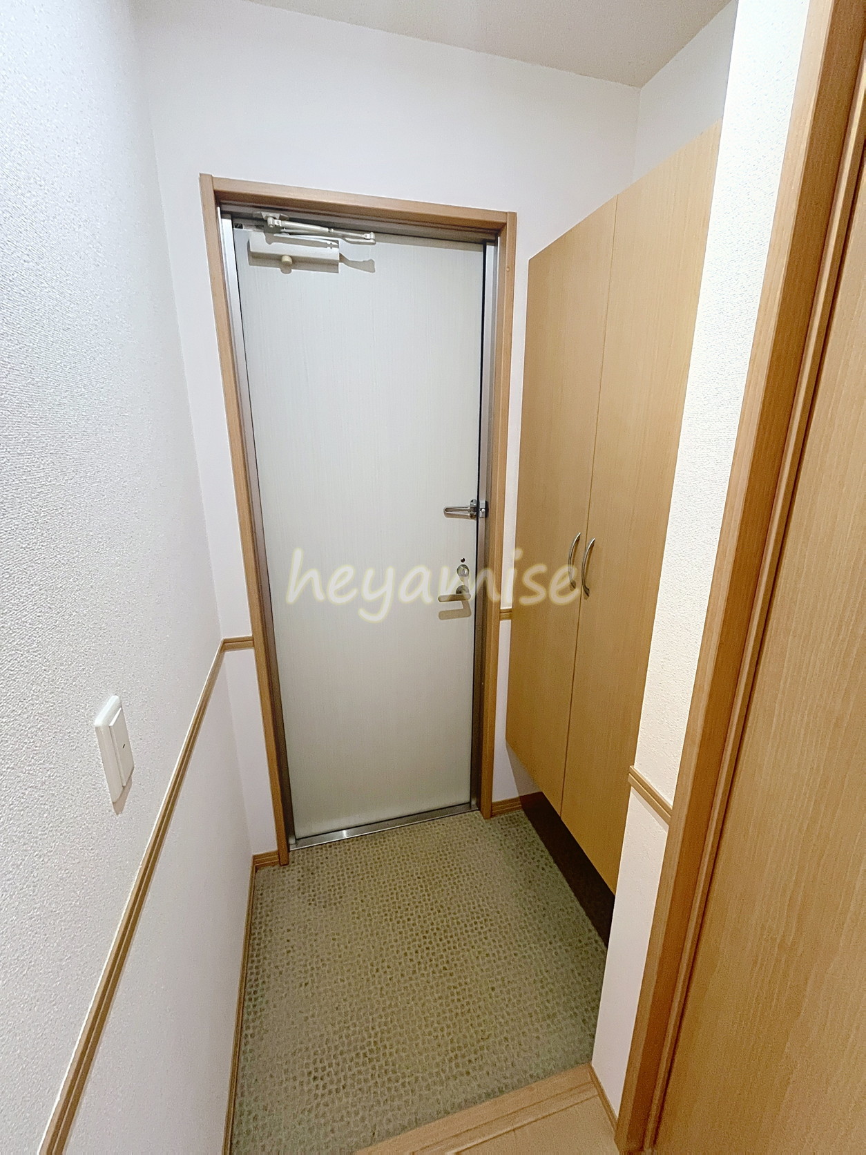 玄関　写真は反転別号室