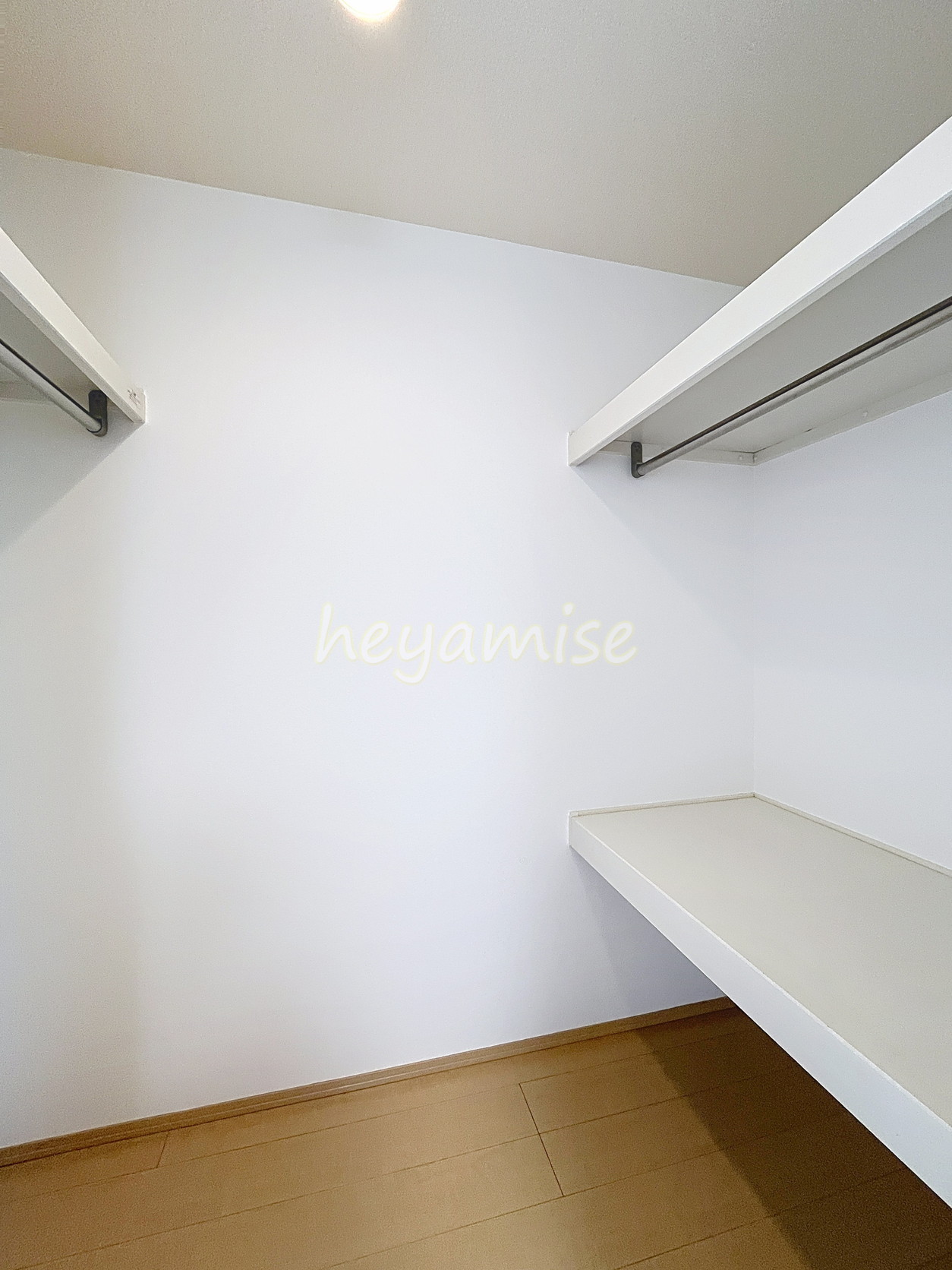 収納　写真は反転別号室