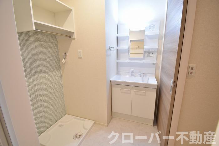 洗面設備　室内洗濯機置場・洗髪洗面化粧台