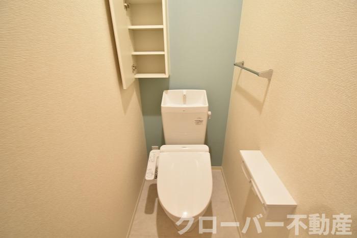 トイレ　温水洗浄暖房便座