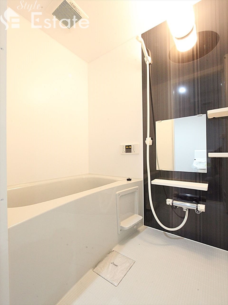 バス・シャワールーム　バスルーム　追い焚き機能付