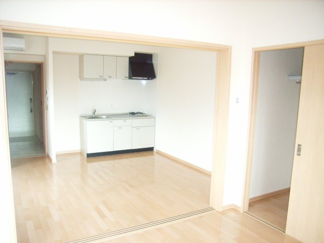 居室・リビング　別号室の写真です