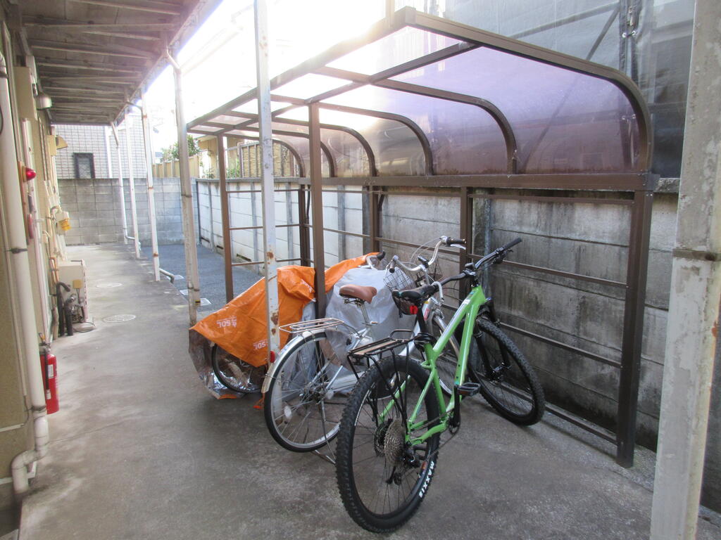 その他共有部分　駐輪場です♪
