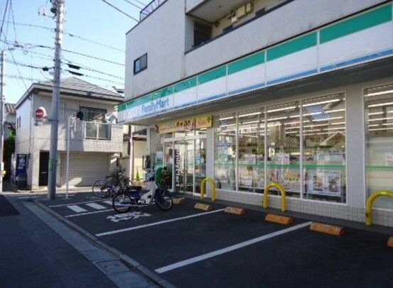 コンビニ　ファミリーマート西荻女子大通り店（コンビニ）まで166m