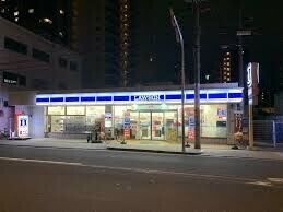 コンビニ　ローソン中崎二丁目店（コンビニ）まで96m