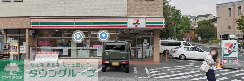 コンビニ　セブンイレブン横浜能見台東店（コンビニ）まで890m