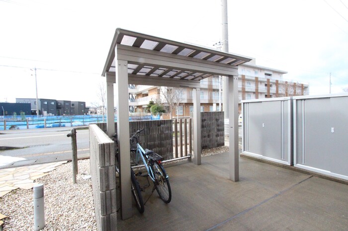 その他共有部分　駐輪場完備